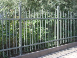 Klassische Doppelgurtkonstruktion ohne agressive Spitzen