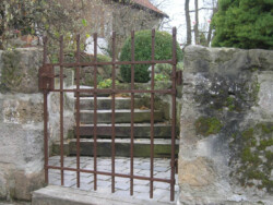 Vierkantstahl mit gelochten Verbindungen