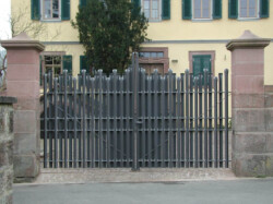 Gesamtansicht des Tores