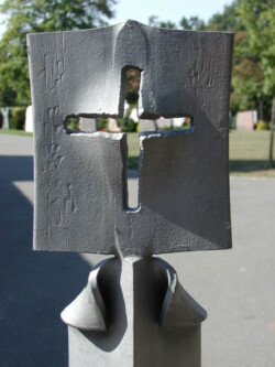 Poller mit Kreuz
Friedhof Veitsbronn