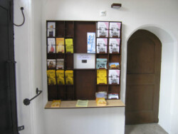 Kasten für Prospekte und Infomaterial