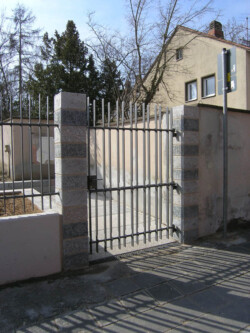 Seiteneingangstüre zum barrierefreien Zugang