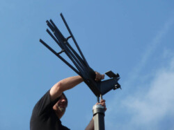 Der Hahn wird montiert