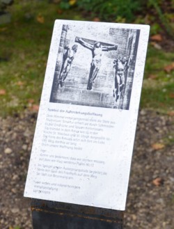 Schild mit Beschreibung